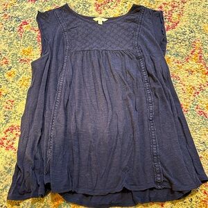 Women’s size 1xl 16-18 tank top, lace detail, flutter sleeve, flowy navy blue